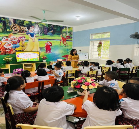 Trường TH&THCS Kỳ Hoa tổ chức chuyên đề thư viện chào mừng ngày Nhà giáo Việt Nam 20/11.