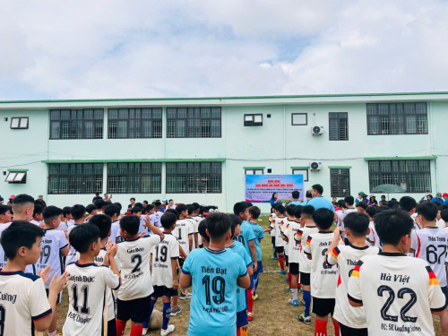 CHI ĐOÀNTRƯỜNG TH&THCS KỲ HOA Tổ chức giải bóng đá nam học sinh năm học 2025-2026  Cháy mãi cùng niềm đam mê với trái bóng tròn