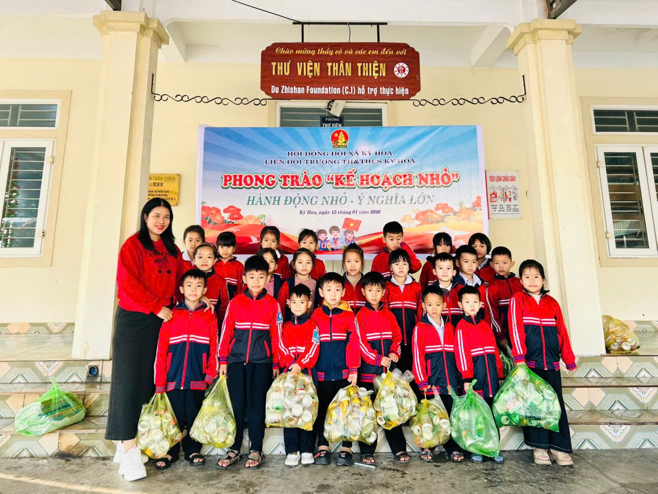 LIÊN ĐỘI TRƯỜNG TH&THCS KỲ HOA Triển khai phong trào “ Kế hoạch nhỏ ” Phong trào “ Uống nước nhớ nguồn - Đền ơn đáp nghĩa”