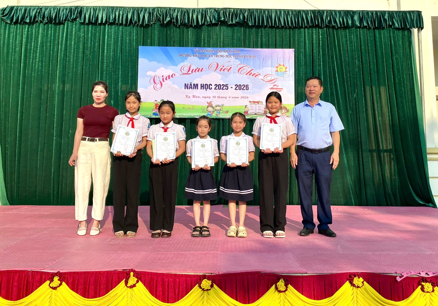 TRƯỜNG TH&THCS KỲ HOA TỔ CHỨC THÀNH CÔNG HỘI THI “VIẾT CHỮ ĐẸP” NĂM HỌC 2025-2026